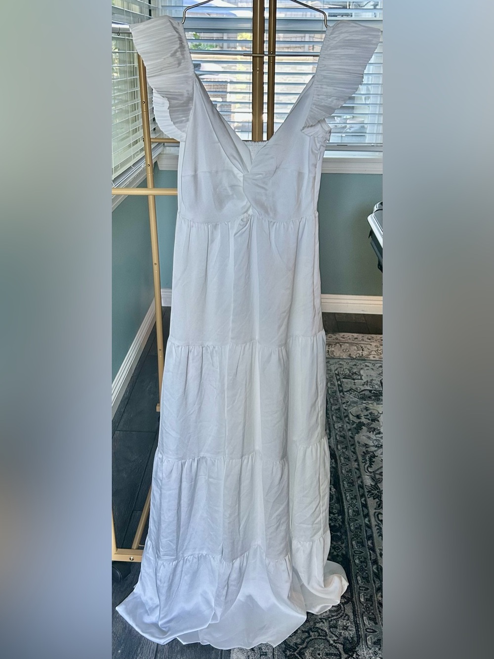 $440 retail One33 Social NWT White Ruffled Strap formal Dress size 0
